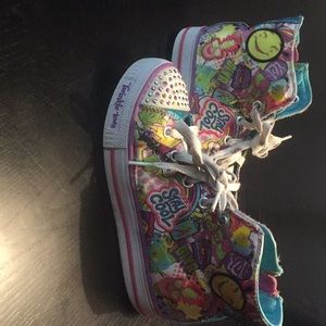 Girls light up sketchers